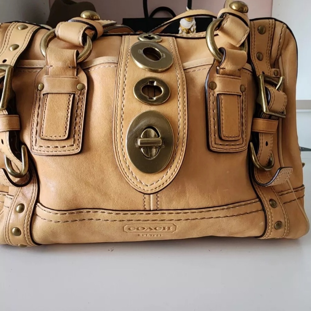 Coach 65th Anniversary Limited Edition Lily…& yes Beautiful, you do deserve it! - Picture 3 of 14